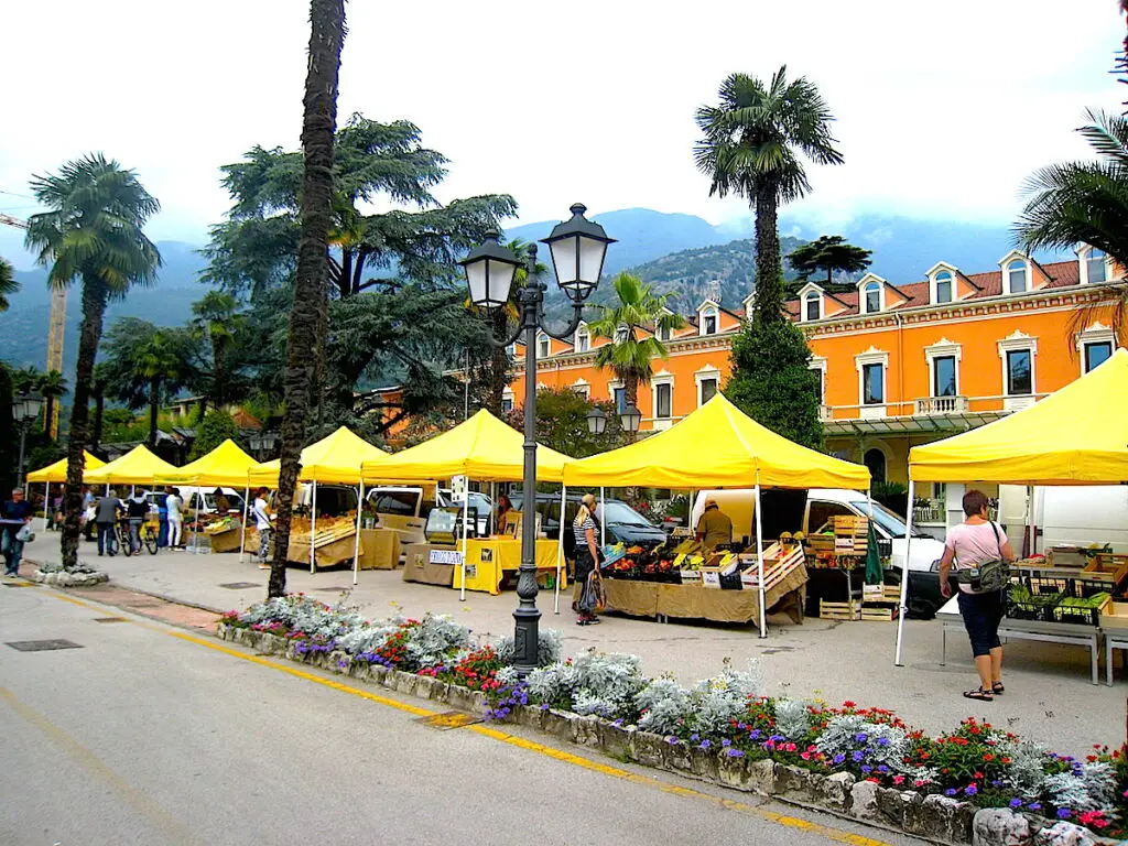 Der kleine Bauernmarkt von Arco