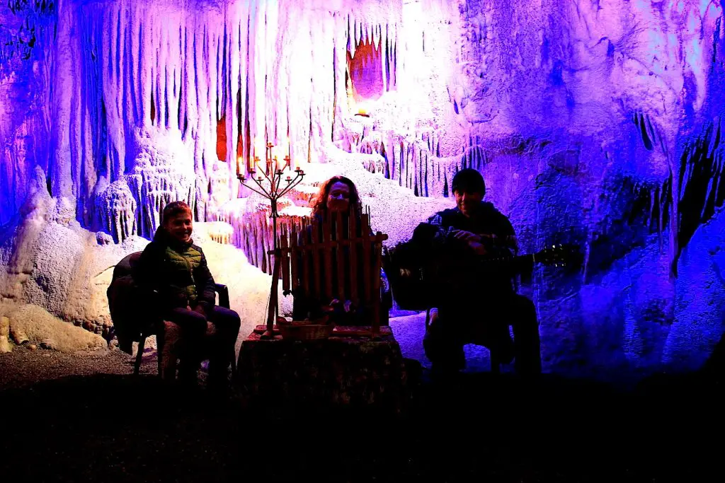 Die Höhlenweihnacht in der Dechenhöhle ist ein märchenhaftes Erlebnis