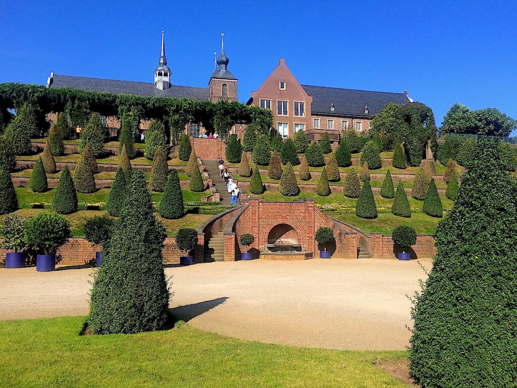 Kloster Kamp - Gartenarchitektur in Vollendung