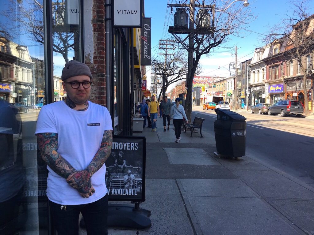 Gleich um die Ecke der Alley: die Queen Street West in Toronto mit ihren vielen Indie-Labels