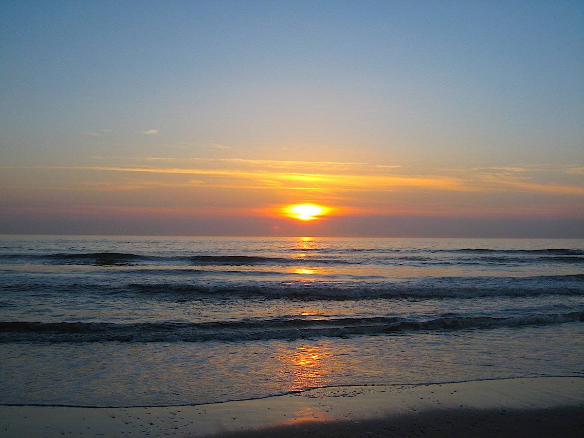 Strandschlafhäuser in Holland bieten großes Kino wie hier in Wijk aan Zee.