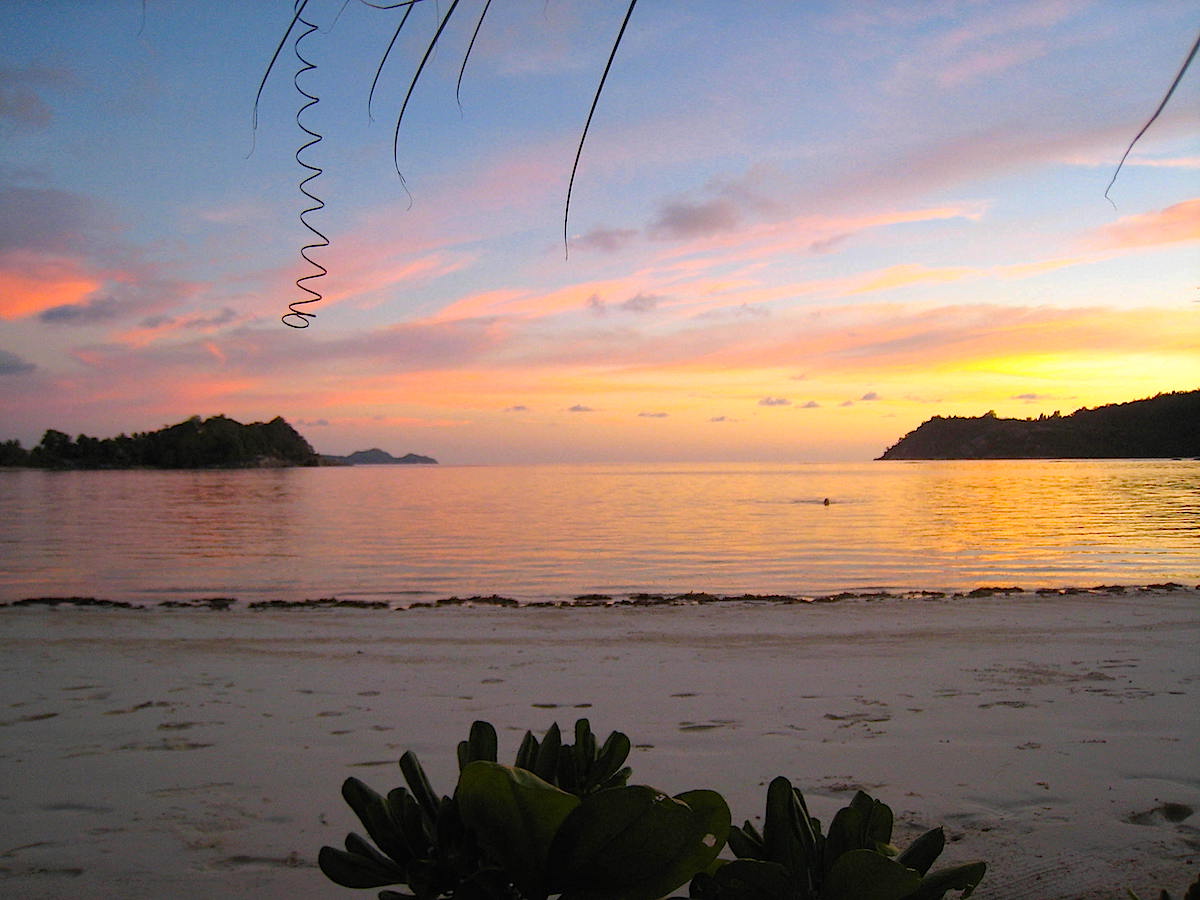 Das letzte Blau des Tages auf den Seychellen