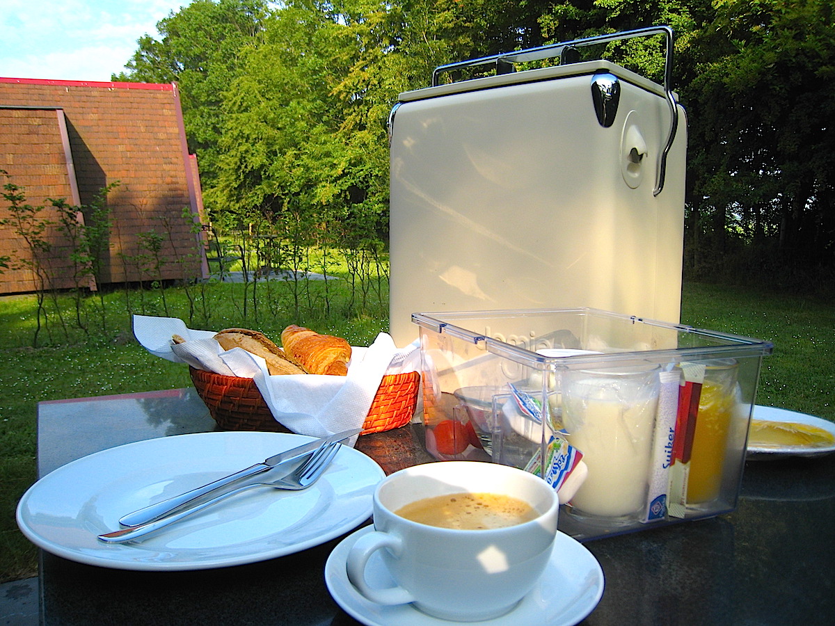 Glamping in Holland mit Frühstücksservice.