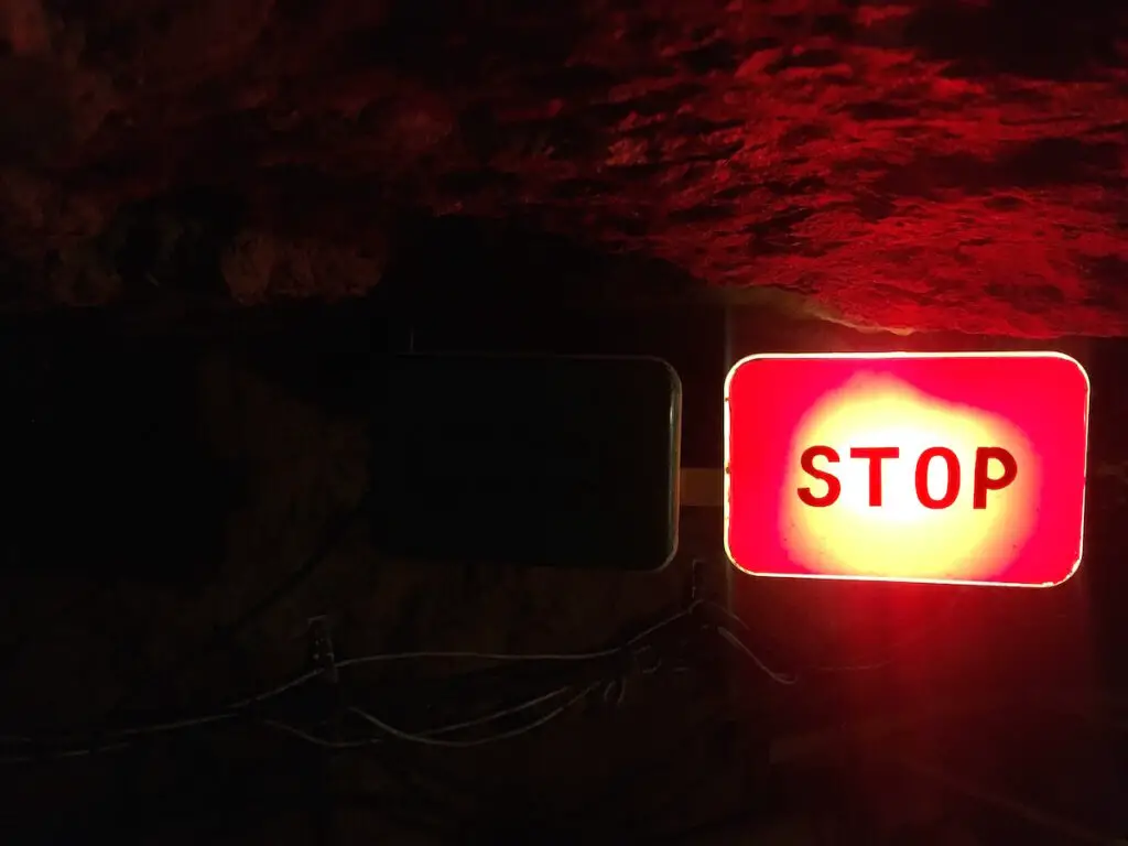 STOP - Nur ein kleiner Teil im Silberbergwerk von Tarnowitz ist Besuchern zugänglich