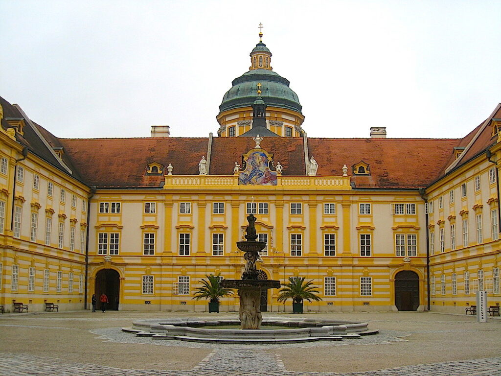 Der Klosterurlaub in der Wachau führt ins Stift Göttweig
