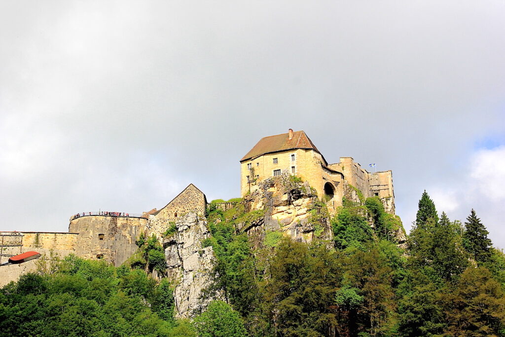 Burg in Grenznähe