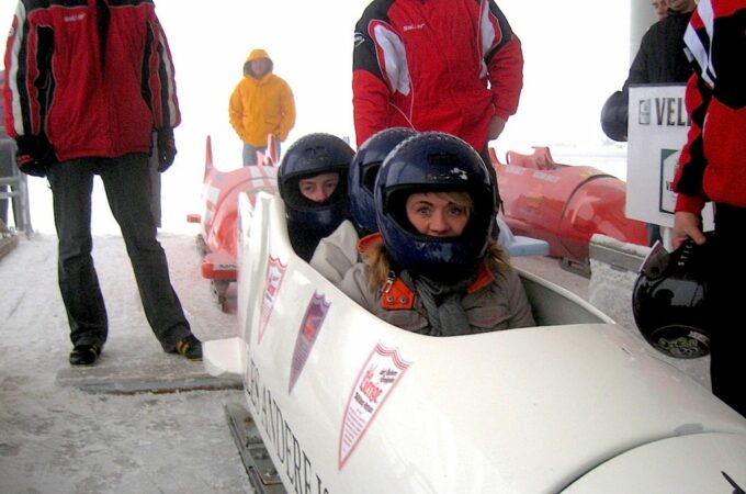 Gästebobfahren in Winterberg - Im Viererbob geht es den Eiskanal hinab.