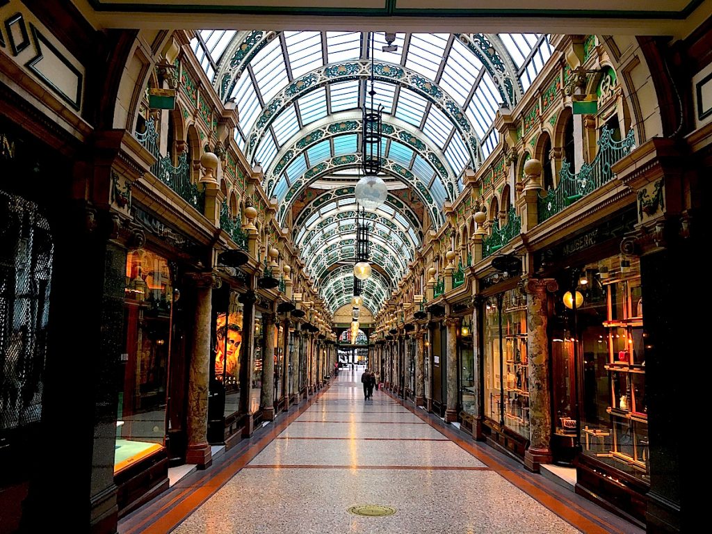 Leeds kombiniert Architektur- und Shoppingerlebnis