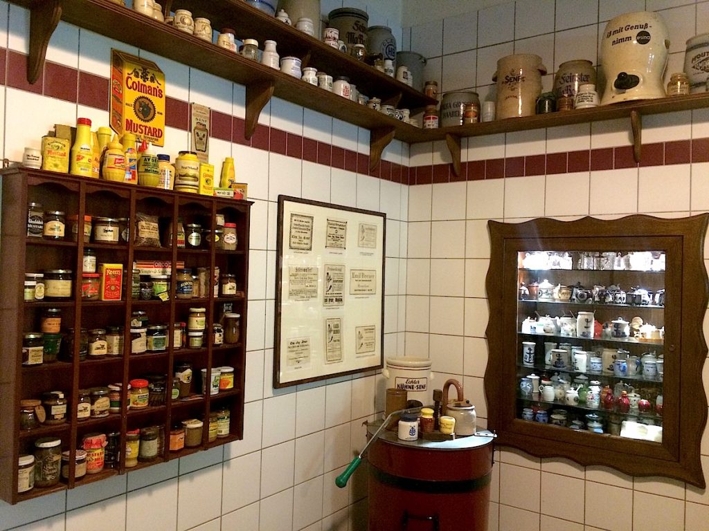 Nostalgischer Advent in der Eifel Senf-Sammlung
