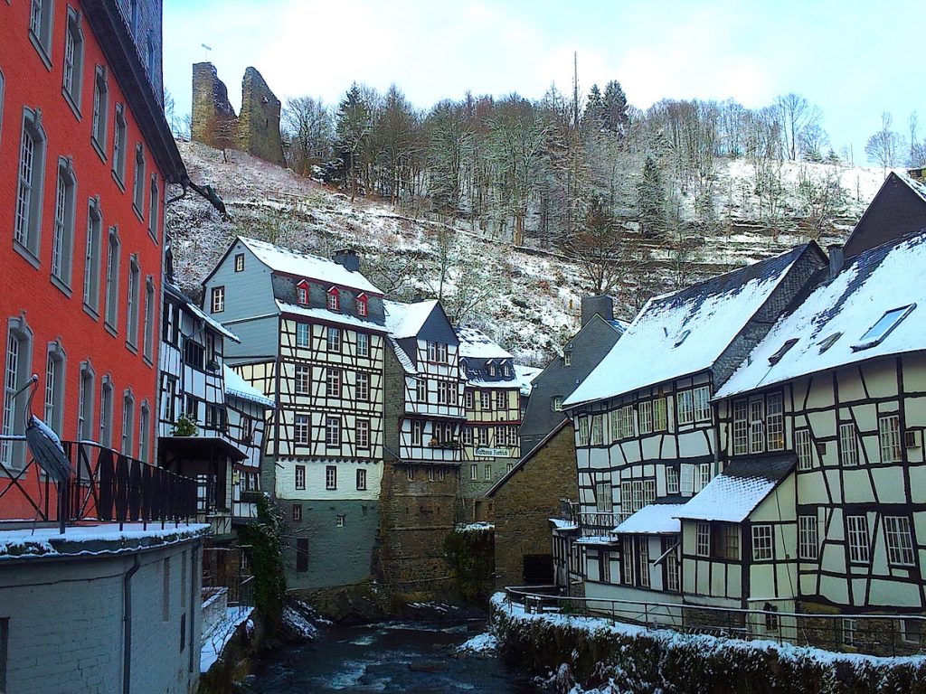 nostalgischer Advent in der Eifel Monschau Hallerblick