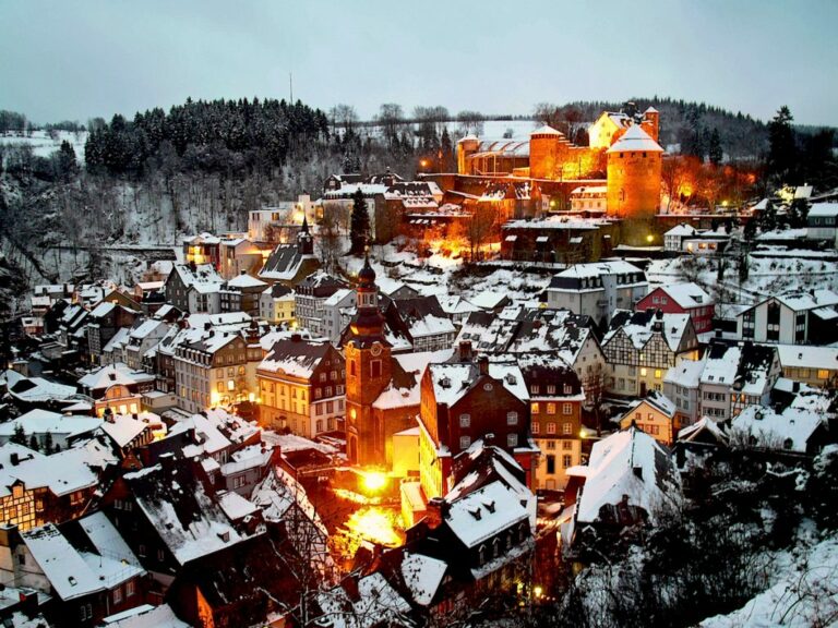 nostalgischer Advent in der Eifel Winterliche Monschau