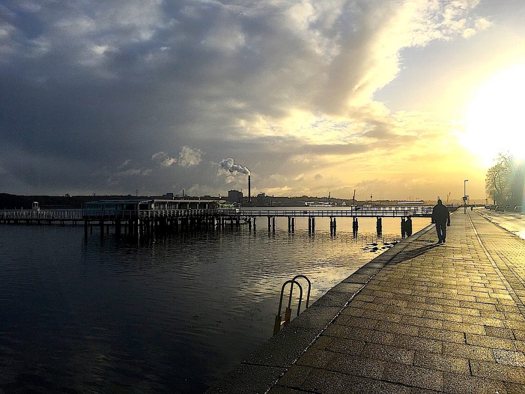 Küstenstädte in Deutschland - das unterschätzte Kiel mit der langen Promenade. 