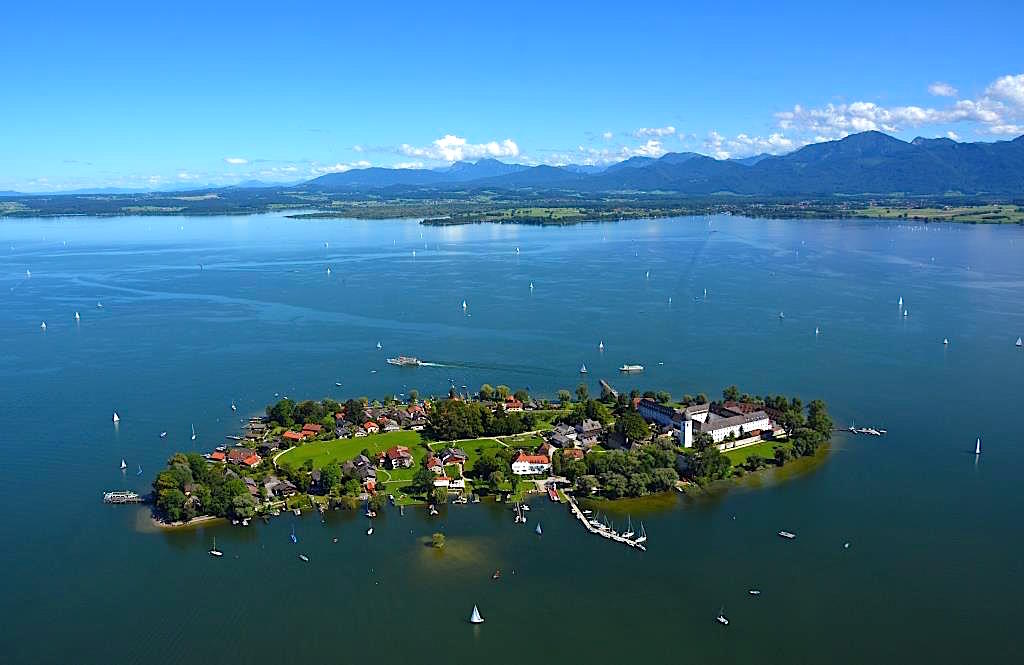 Das Chiemsee-Alpenland genießen Die Fraueninsel im Chiemsee © Chiemsee-Alpenland Tourismus