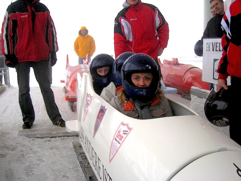 Gästebobfahren in Winterberg - Im Viererbob geht es den Eiskanal hinab