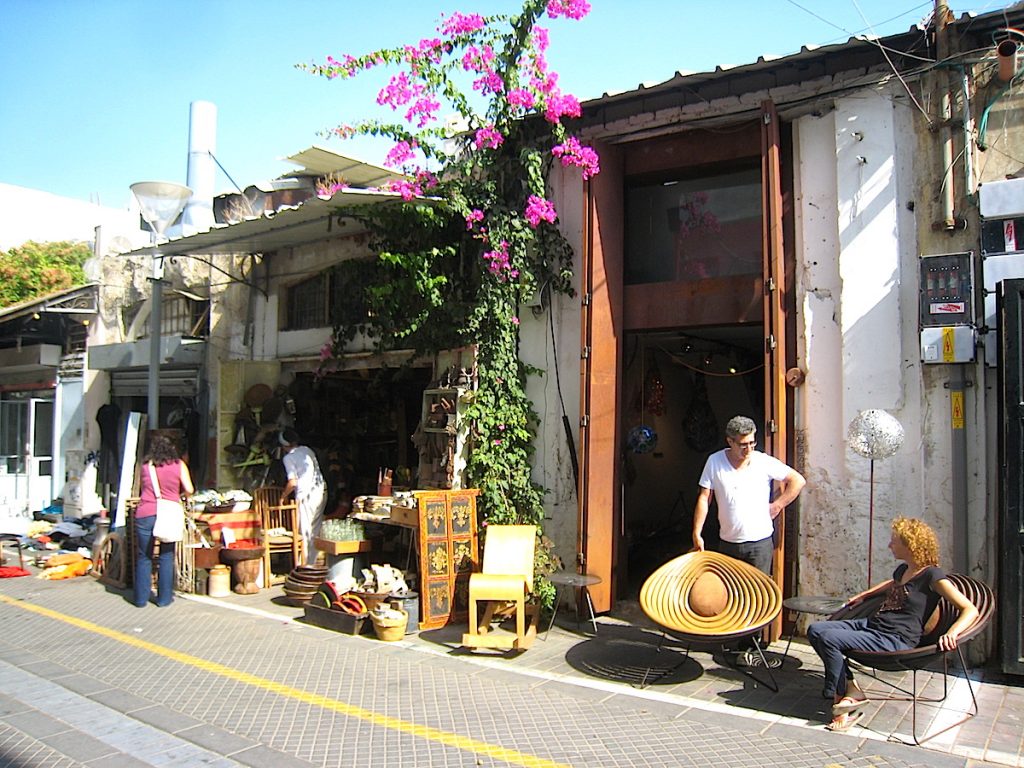 Tel Aviv, die pulsierende Metropole am Mittelmeer ist eine Stadt der Flohmärkte