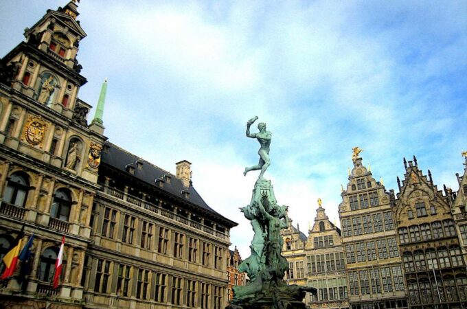 BSP 2 - Altstadt von Antwerpen Kopie TOP 5 – Überraschende Städtetrips