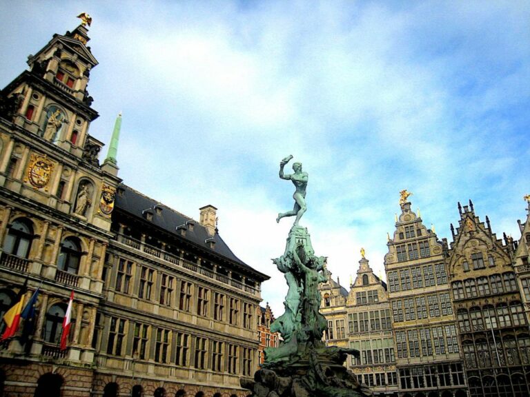 BSP 2 - Altstadt von Antwerpen Kopie TOP 5 – Überraschende Städtetrips