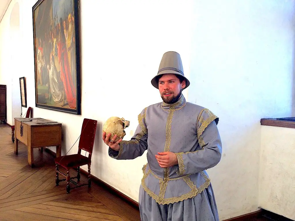 Der Schädel ist echt, der bei den Hamlet-Führungen auf Schloss Kronborg gezeigt wird