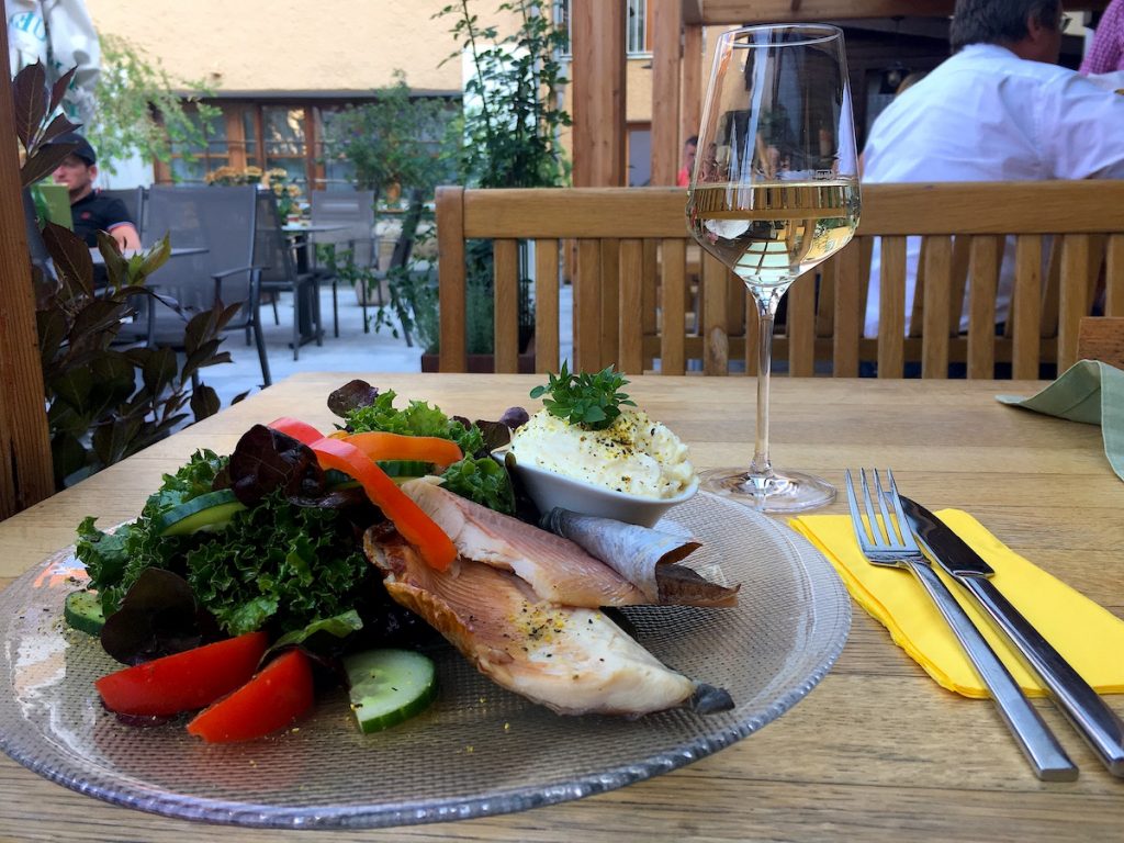 Genießen im Heurigen des Winzerhof Denk in Weissenkirchen