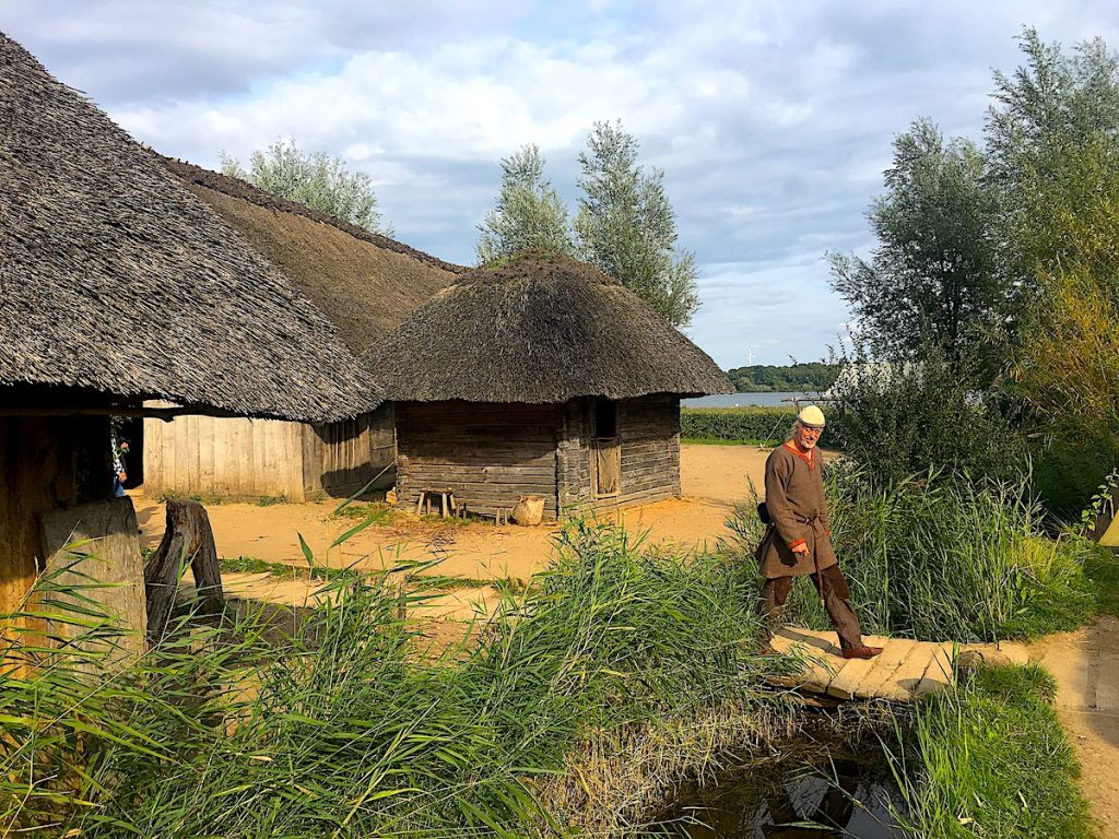 Haithabu und Danewerk Reinhard Eriksen im Freilichtmuseum