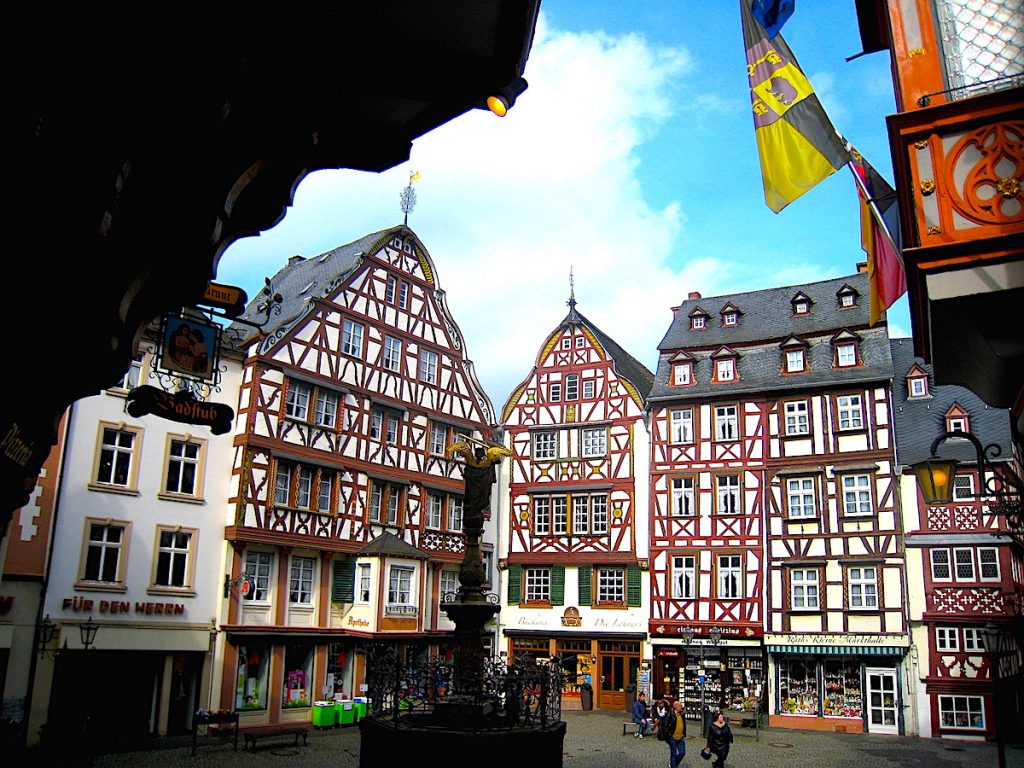 Der Moselsteig rund um Bernkastel-Kues - Das mittelalterliche Bernkastel-Kues ist ein Touristenmagnet