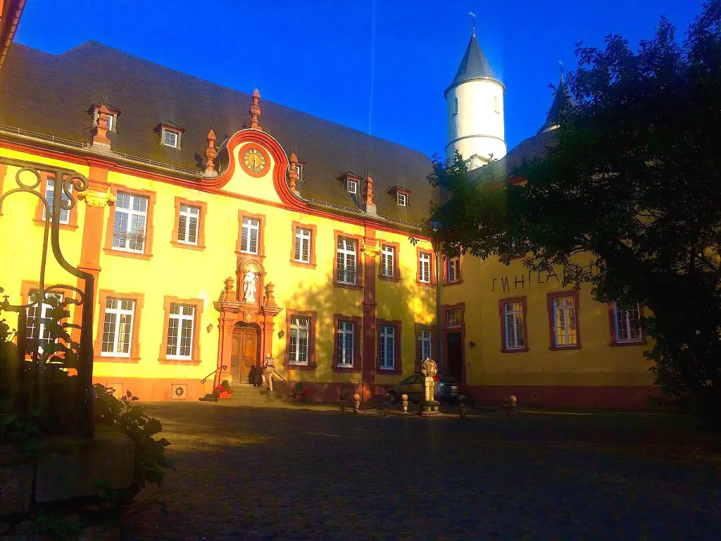Die schönsten Eifel-Erlebnisse - Kloster Steinfeld 