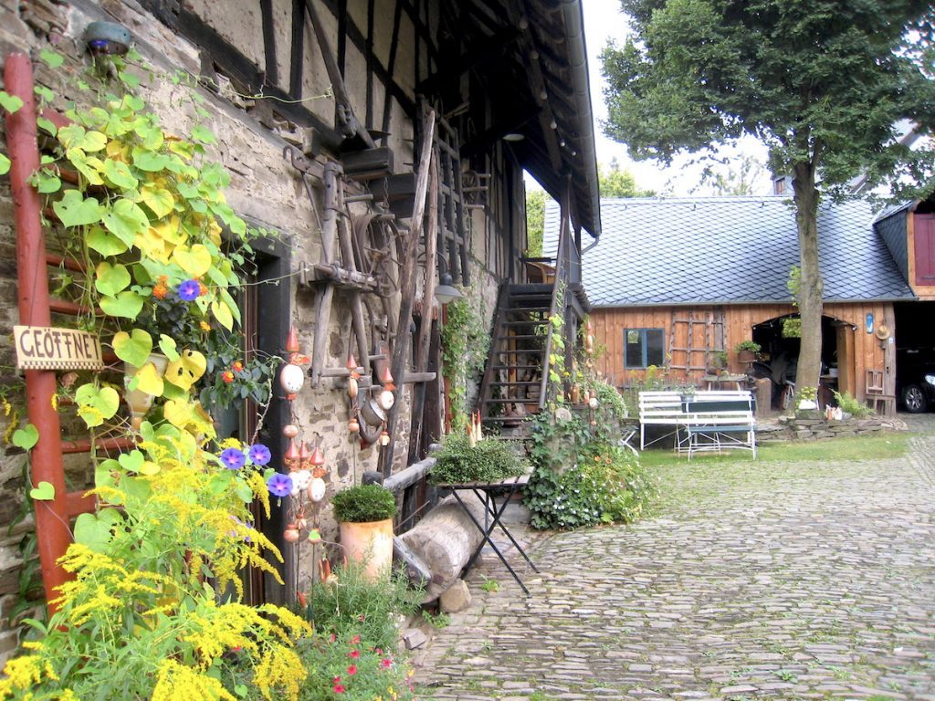 Töpferei im Künstlerdorf Mörz