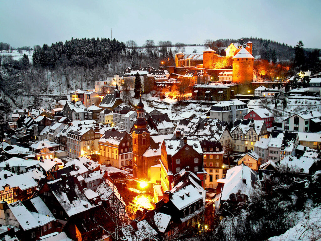 Monschau grenzt an den Naturpark Hohes Venn