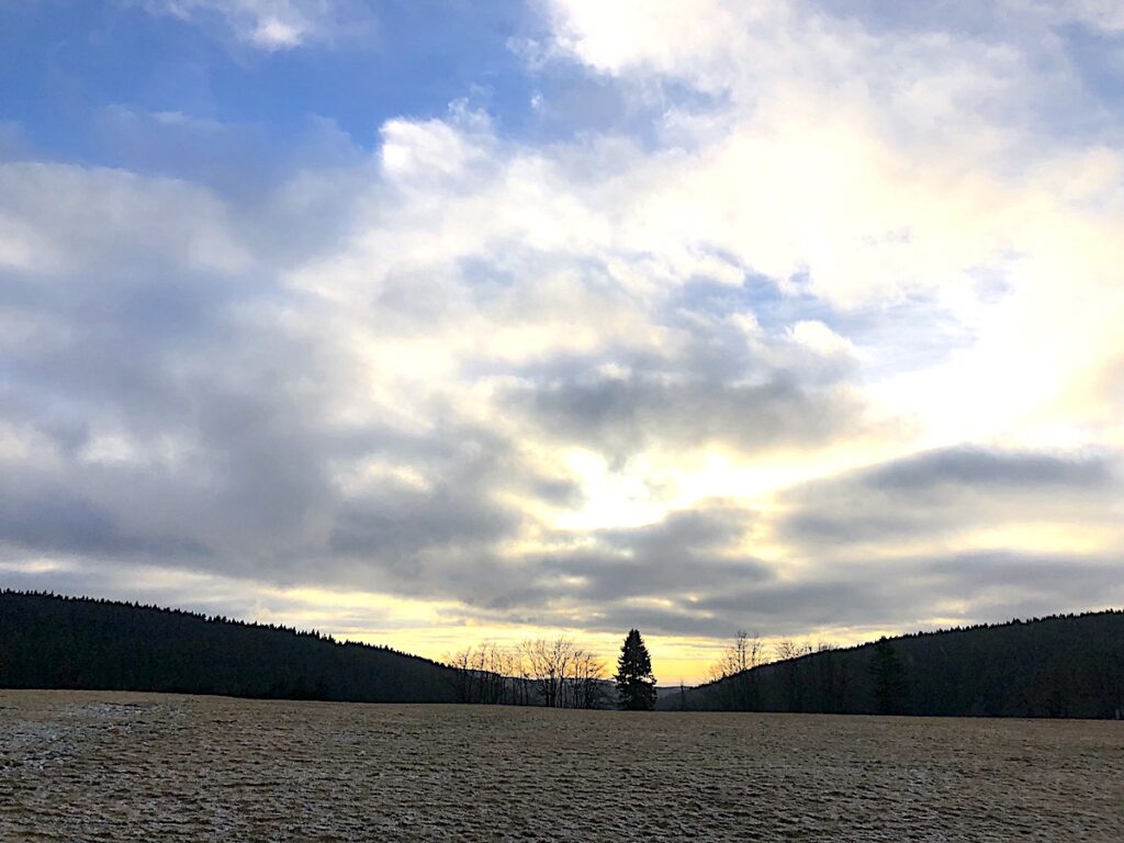 Der Rennsteig im Winter inklusive romantischen Sonnenuntergängen.