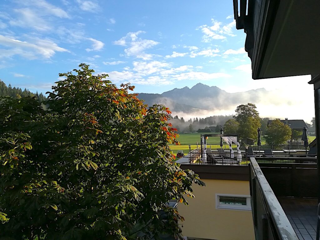 Das Wein- und Gourmethotel "Der Greil" in Söll mit Blick auf den Wilden Kaiser