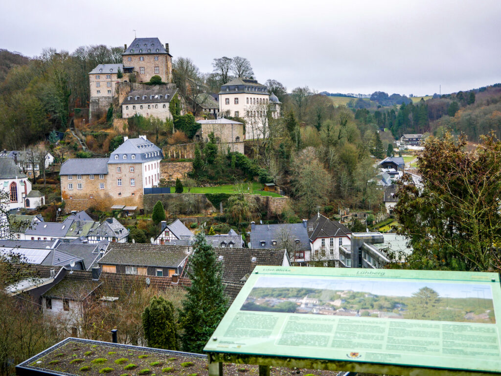 Herbst in NRW - Blankenheim ist ein Mittelalter Kleinod in der Eifel 