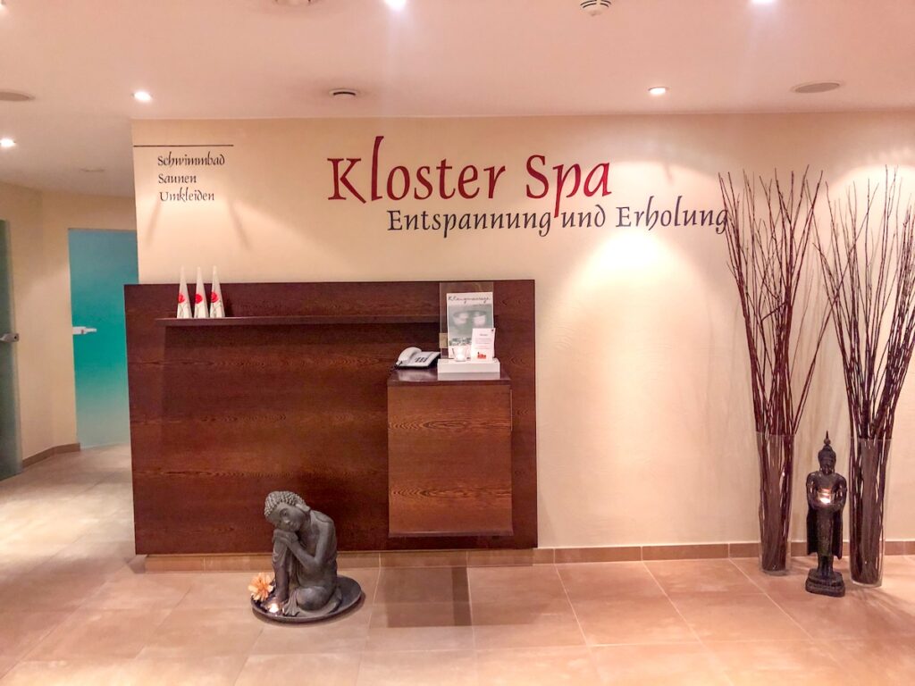 In Hillesheim gibt es ein schönes Hotel in einem früheren Kloster