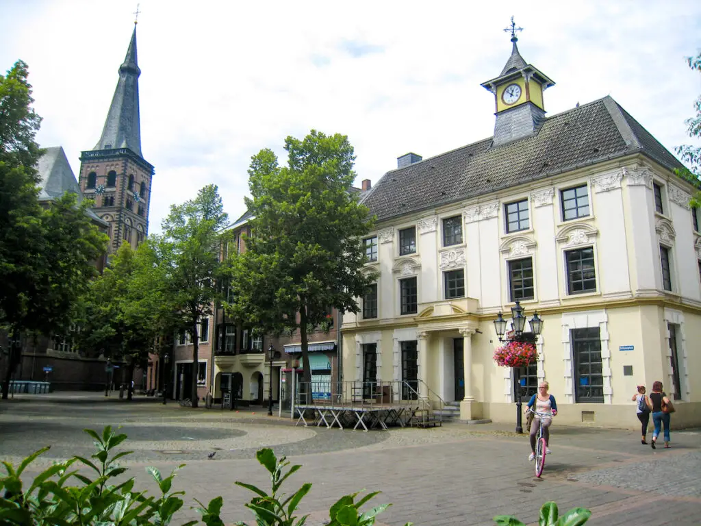 Die Apfelstadt Tönisvorst ist touristisch wenig bekannt, dabei kann sie durchaus als Geheimtipp in NRW gelten. 