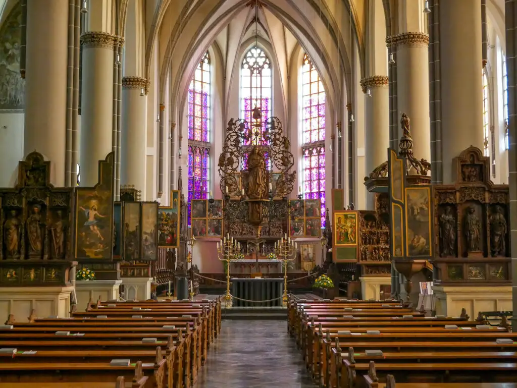 Die St. Nicolai-Kirche gilt als wichtigster Sakralbau in dem Mittelalterstädtchen Kalkar am Niederrhein.