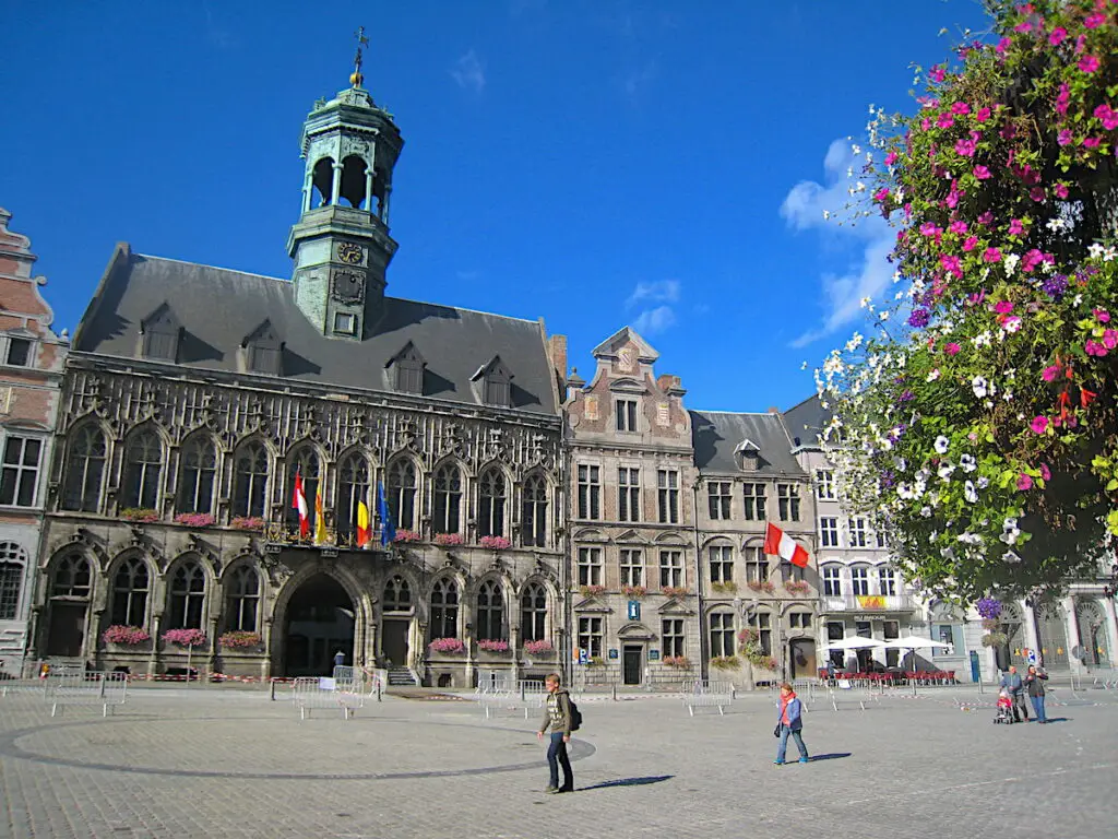 Belgiens schönste Sehenswürdigkeiten - Mons