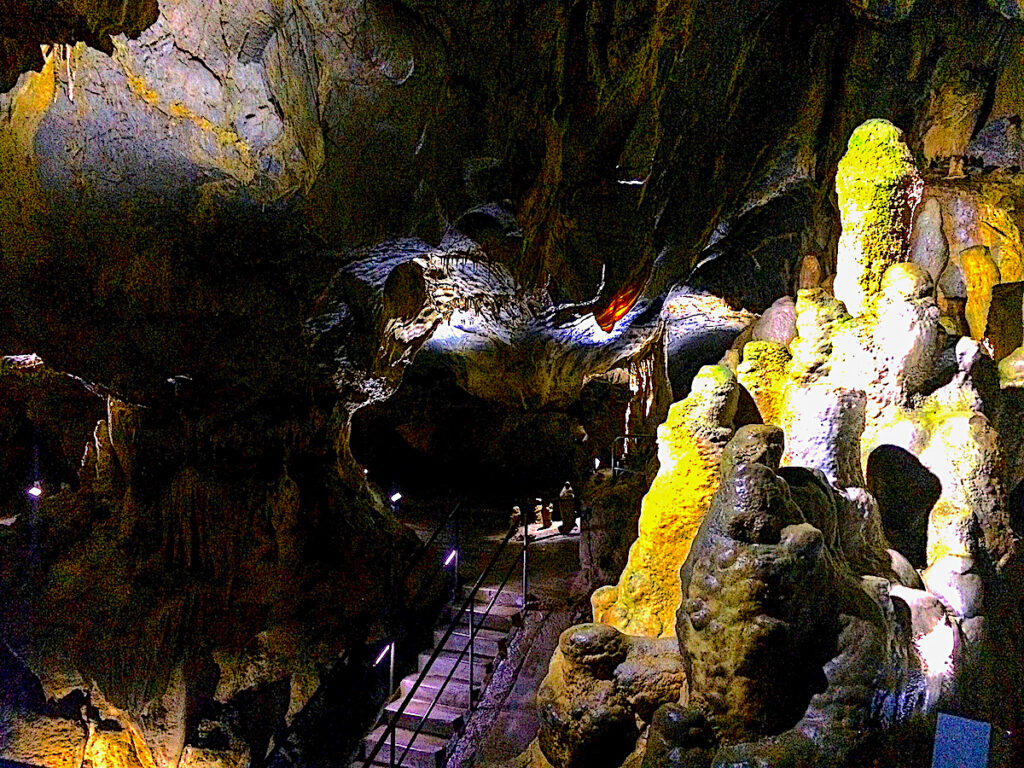 Die märchenhafte Bilsteinhöhle im Sauerland 