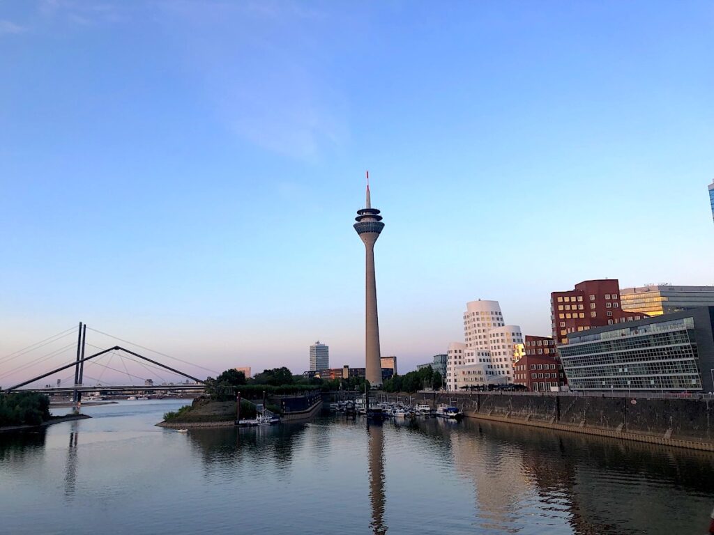Die Gehry-Bauten im Medienhafen von Düsseldorf
