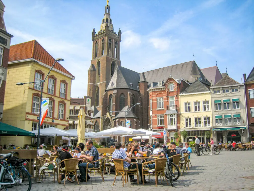 Der stimmungsvolle Marktplatz von Roermond 