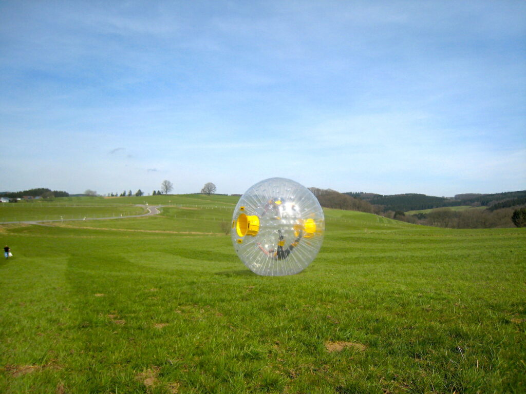 Abenteuer in NRW - Zorbing im Bergischen Land 