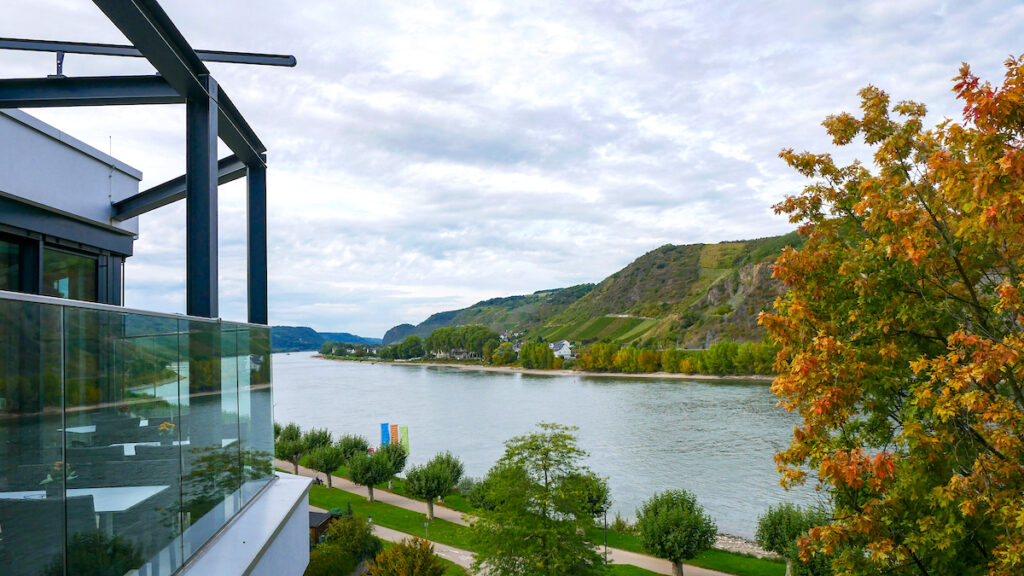 Blick vom Einstein Hotel auf den Rhein in Andernach 