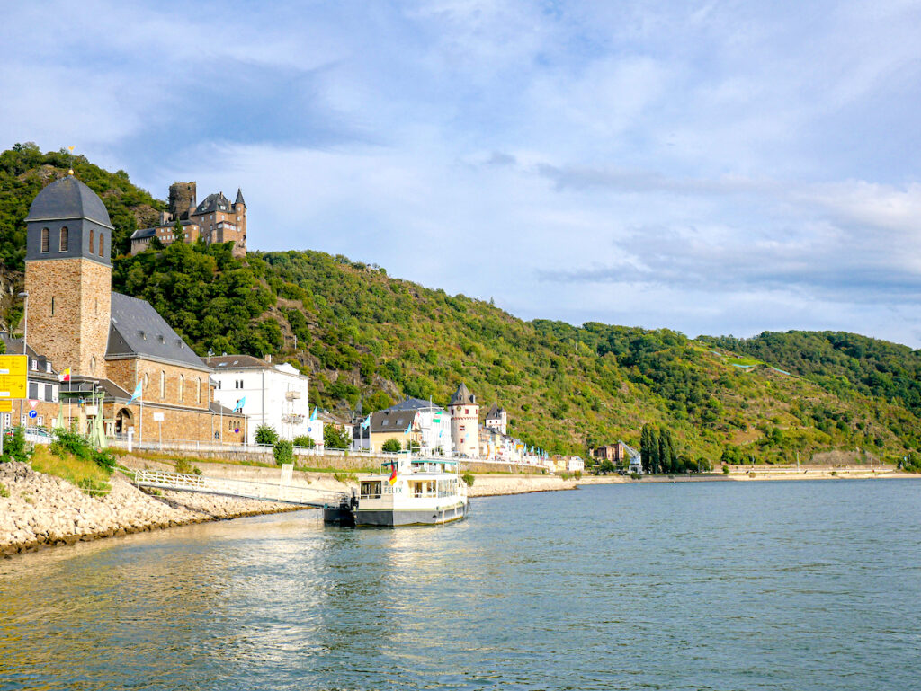 Die „Lorelystadt“ St. Goarshausen.