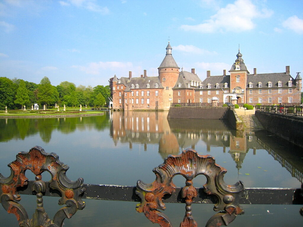 Das schönste Hotel auf der 100 Schlösserroute - die Wasserburg Anholt