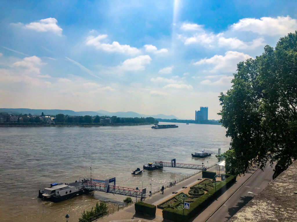 Die Rheinpromenade in Bonn  