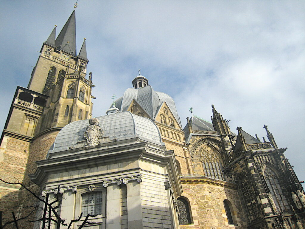 Der Aachener Dom zählt zum Welterbe