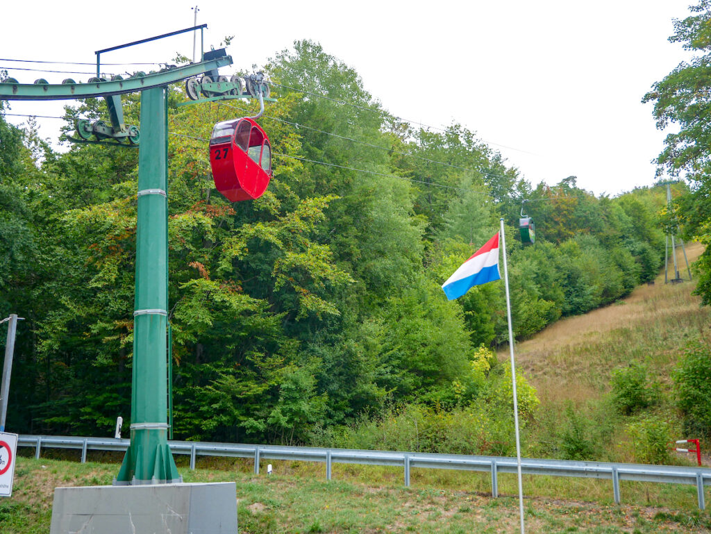 Die Waldecker Bergbahn führt zum Schloss