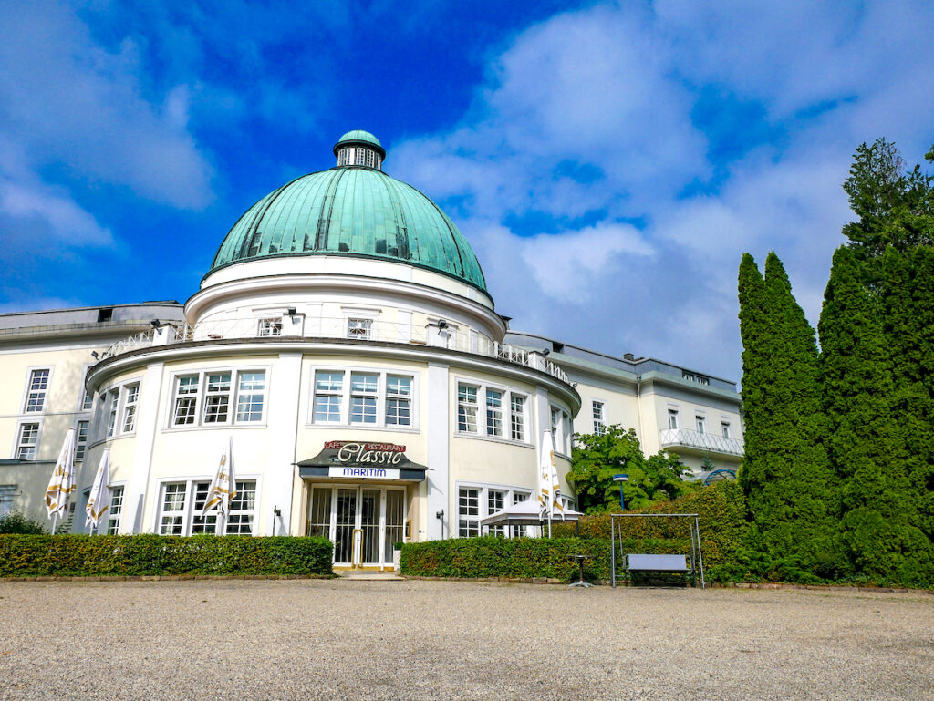 Das Maritim Hotel in Bad Wildungen liegt direkt im Kurpark