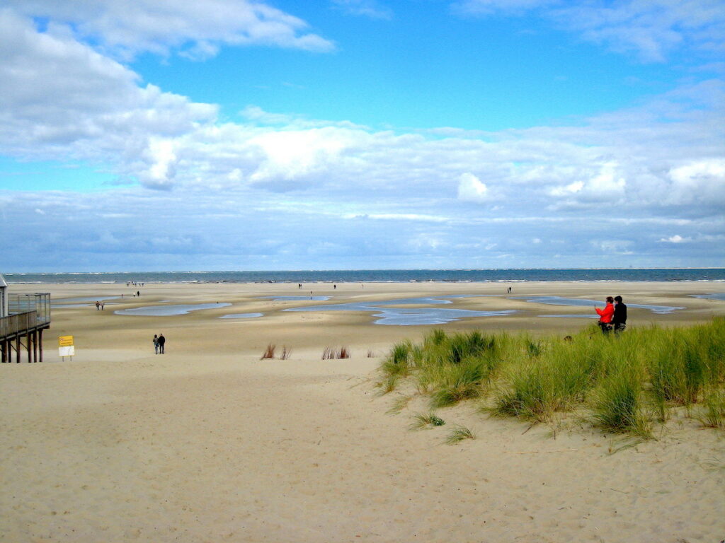 Holland im Herbst, wenn sich die Strände auf Texel leeren