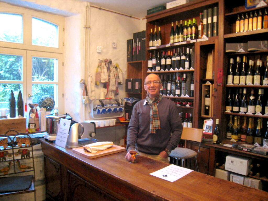 Im Kupferhof Rose in Stolberg gibt es eine urige Bodega 