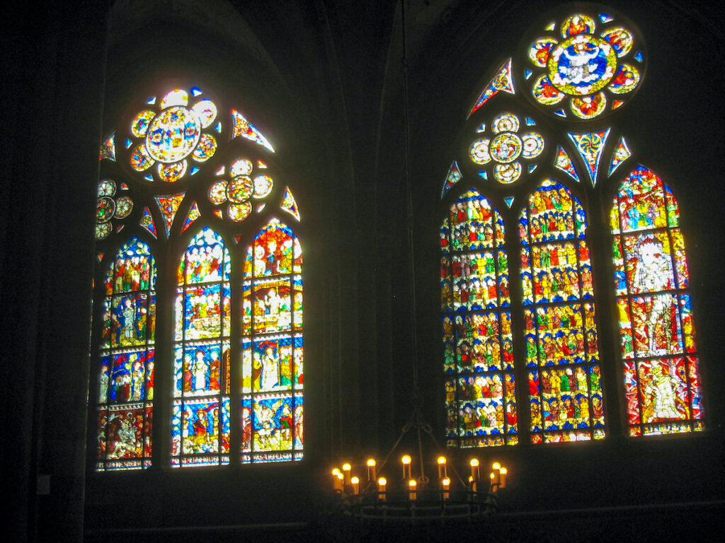 Die Kirchenfenster im Münster von Straßburg