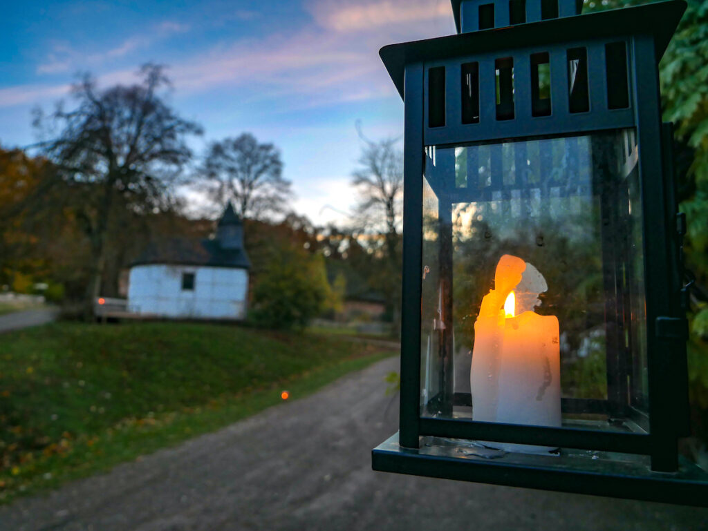 Geheimtipp NRW-Weihnachtsmarkt - der Advent für alle Sinne findet immer am 1. Adventswochenende im Freilichtmuseum Kommern statt